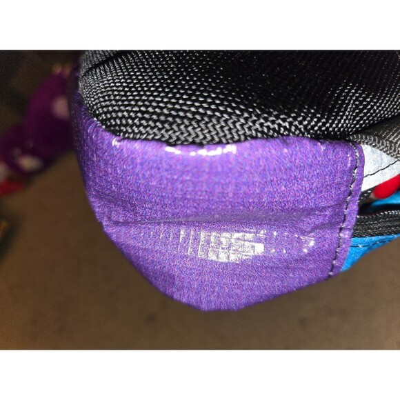 Rareform Zion Sling Bag - Vegan, Lightweight, Water-Resistant - Picture 7 of 7